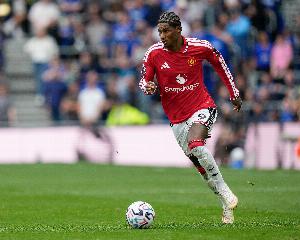 曼联锋线新组合引萨哈关注：拉什福德、舍什科与姆伯莫搭档备受期待