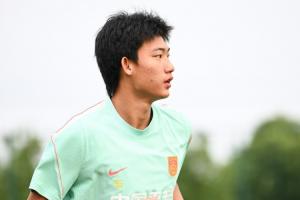 赵松源17岁首秀有望打破上古记录，或成史上最年轻国足传奇