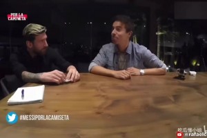 压枪！名场面！梅西：我和苏牙都是坐着小号！
